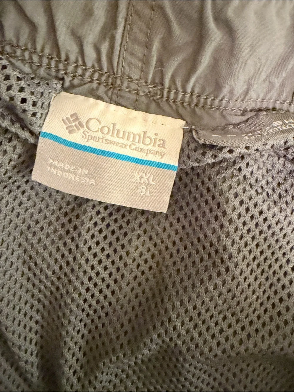 Columbia Men's Charcoal Gray Elastic Waist Hybrid Shorts